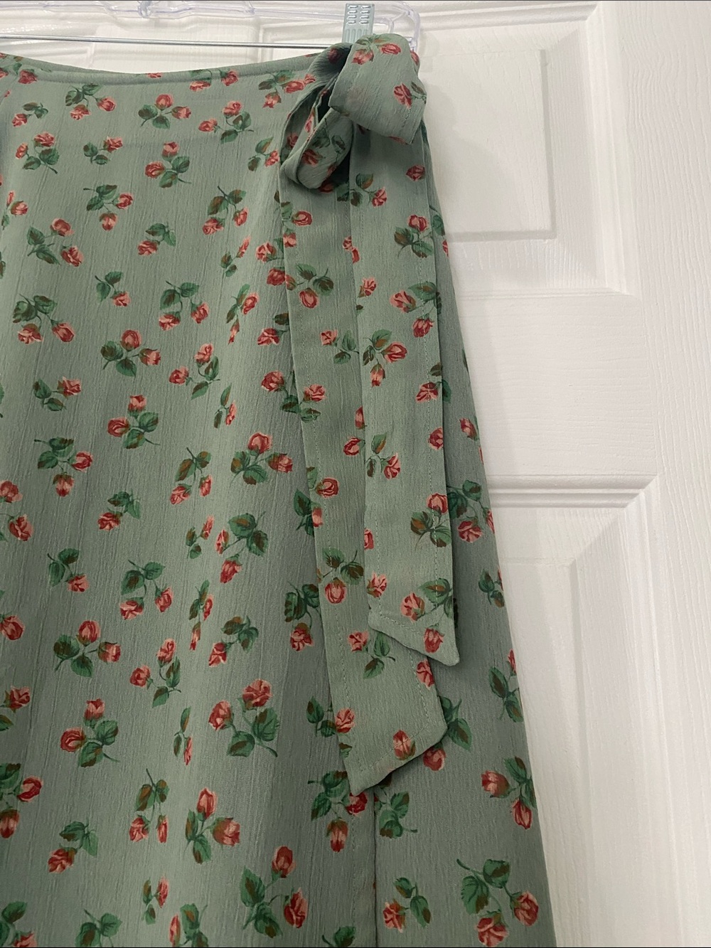Liz Claiborne Sage Green Floral A-Line Wrap Skirt with Side Tie - Picture 5 of 17